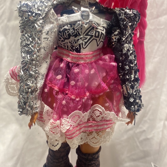 LOL Surprise OMG Remix Super Surprise Fashion Dolls Bhad Gurl - Picture 7 of 10